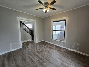214 Edwards St in Waterloo, IA - Building Photo - Building Photo