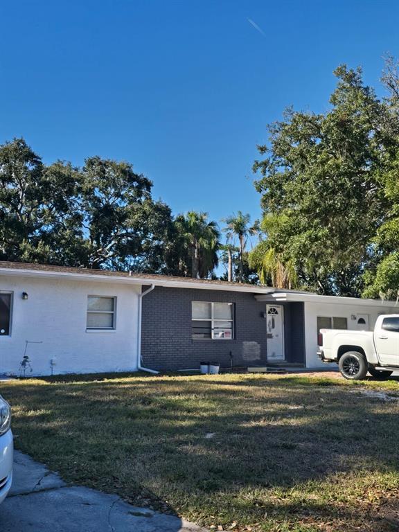 1813 Hacienda Way in Holiday, FL - Building Photo - Building Photo