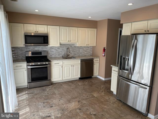 2408 Stokes Rd in Mount Laurel, NJ - Building Photo - Building Photo