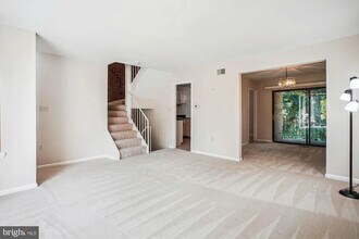 4902 Sauquoit Ln in Annandale, VA - Building Photo - Building Photo