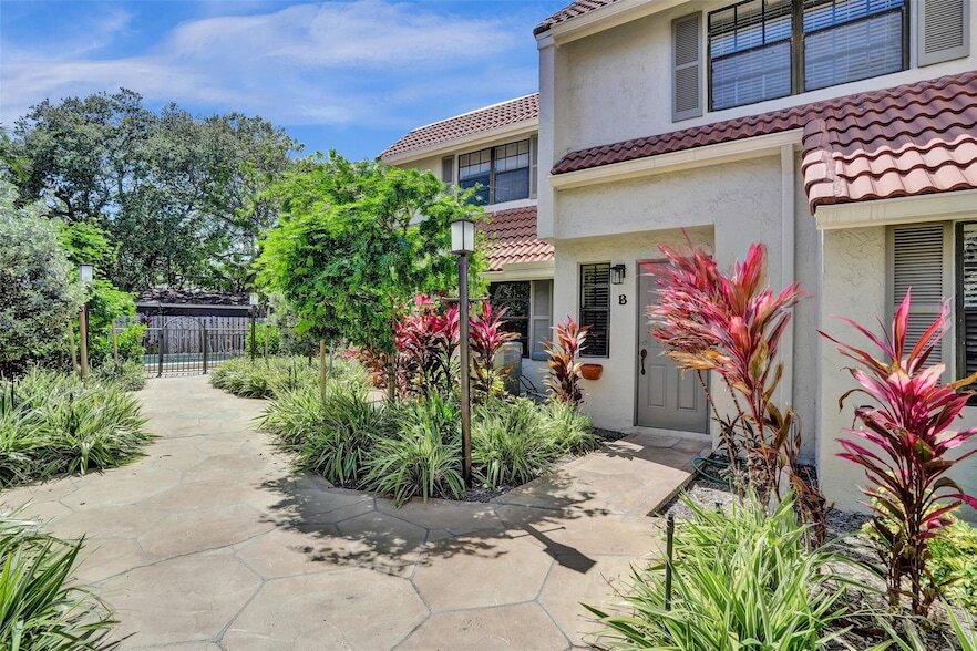 1415 Miami Rd in Fort Lauderdale, FL - Building Photo
