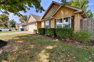 3000 SW Wentworth Ave in Bentonville, AR - Foto de edificio - Building Photo