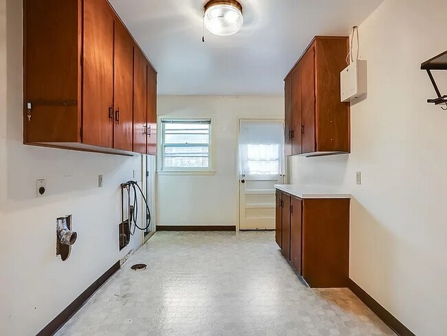 2045 N Payne Ave in Wichita, KS - Building Photo - Building Photo