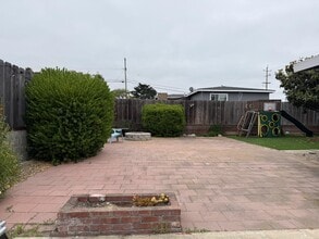 1900 Lincoln St in Seaside, CA - Building Photo - Building Photo