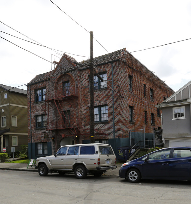 616 NE Fargo St in Portland, OR - Foto de edificio - Building Photo