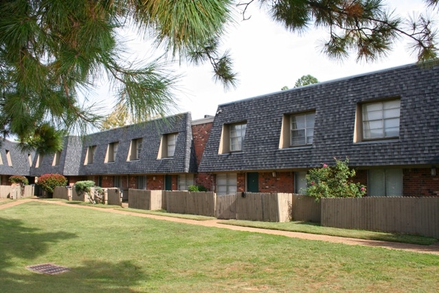 Verano Townhomes in Memphis, TN - Building Photo