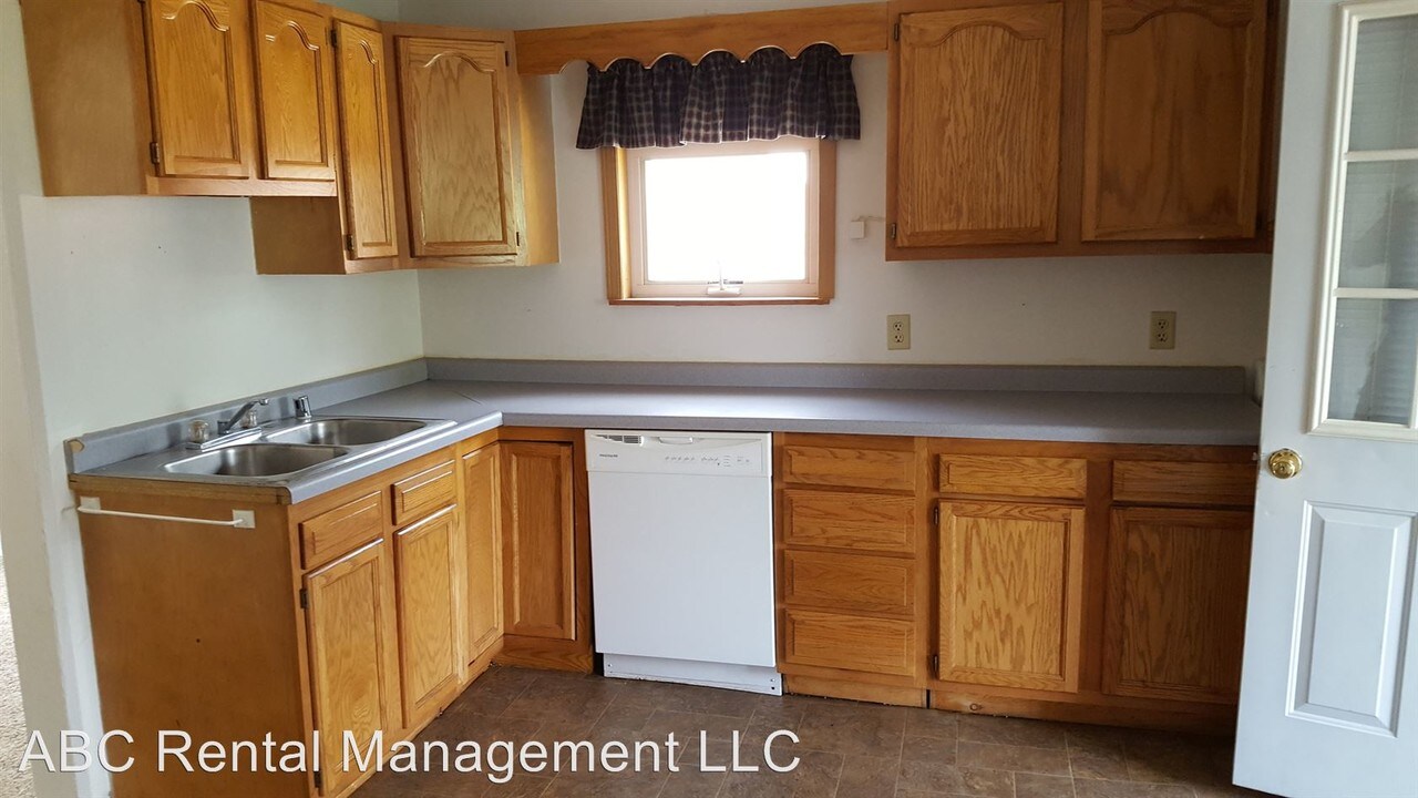 409 N State St in Merrill, WI - Building Photo
