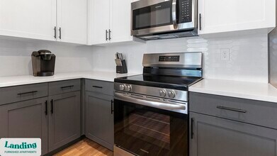 3460 Beach Blvd in Jacksonville, FL - Foto de edificio - Building Photo