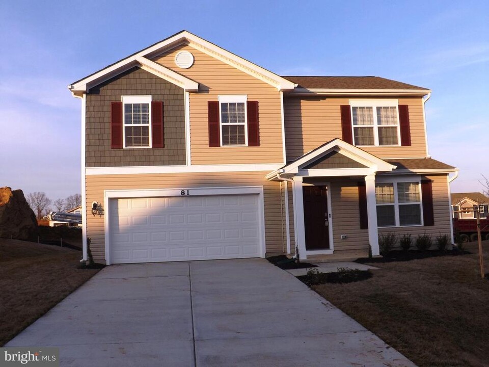 81 Brass Lantern Way in Charles Town, WV - Building Photo