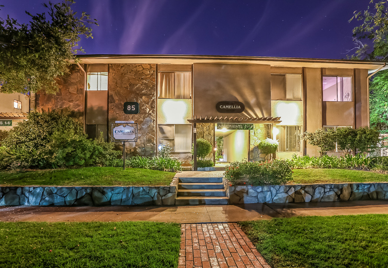 Camellia Apartments in Pasadena, CA - Building Photo