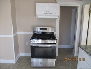 1219 Lindley St, Unit 3rd in Bridgeport, CT - Building Photo - Building Photo