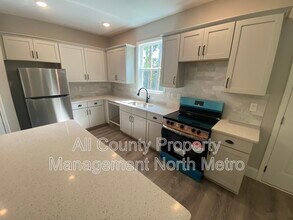 5390 Valley Dr in Cumming, GA - Building Photo - Building Photo