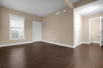 5527 Albany Terrace Way in Westerville, OH - Foto de edificio - Building Photo