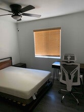 1382 Riverside Ct in Merced, CA - Building Photo - Building Photo