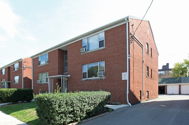 88 Trethewey Dr in Toronto, ON - Building Photo - Primary Photo