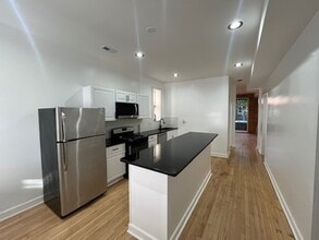 820 N Leavitt St in Chicago, IL - Building Photo - Building Photo