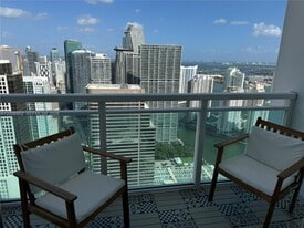 950 Brickell Bay Dr in Miami, FL - Building Photo