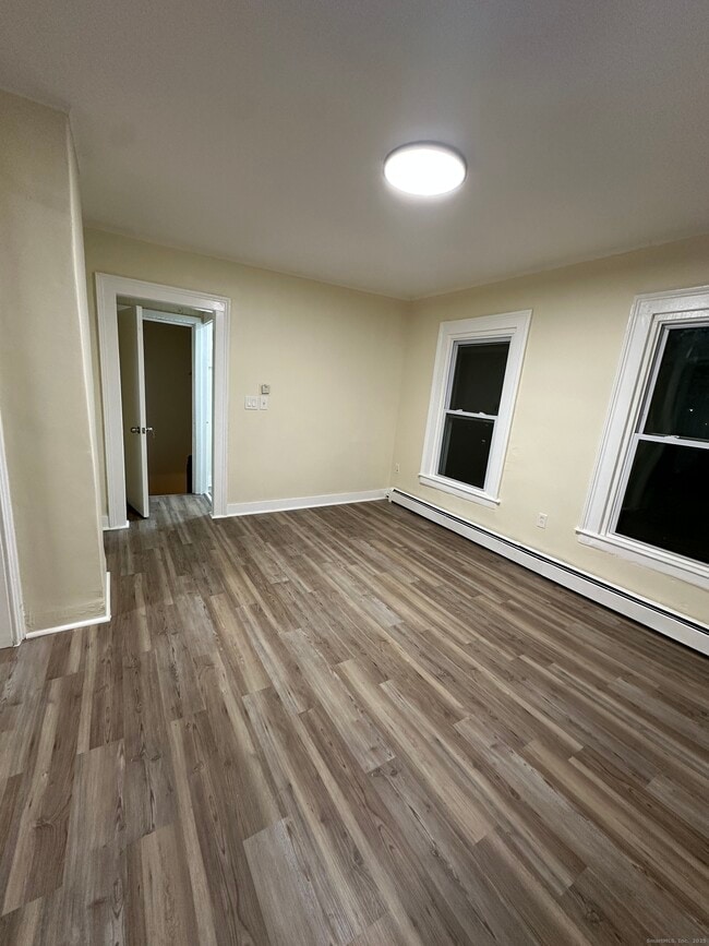 42 Spring St in New London, CT - Building Photo - Building Photo