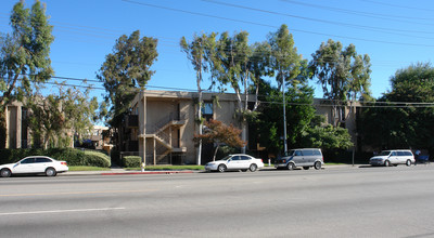 Peerless Apartments in Panorama City, CA - Building Photo - Building Photo