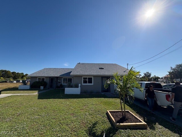 property at 1939 Santa Barbara Blvd