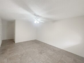 12023 Greenwood-Forest Dr in Houston, TX - Building Photo - Building Photo