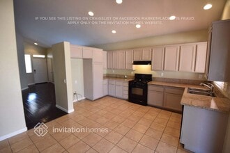 12037 Reichling Ln in Whittier, CA - Foto de edificio - Building Photo