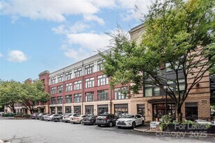 2125 Southend Dr in Charlotte, NC - Building Photo