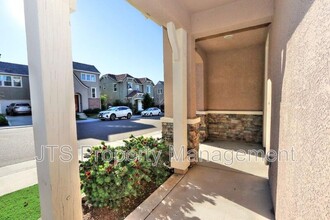 1709 Brodea Ln in Rocklin, CA - Building Photo - Building Photo