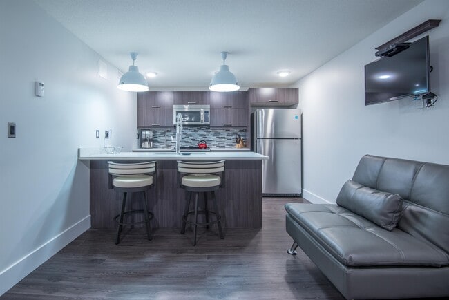 property at 1174B Spadina Crescent E