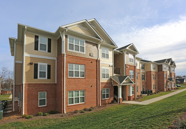 Kirkwood Crossing Apartments in High Point, NC - Building Photo - Building Photo