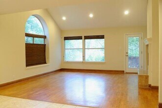 8502 Tyhurst Dr in Austin, TX - Building Photo - Building Photo
