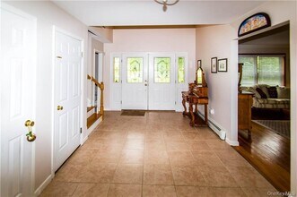 33 Sandra Ln in Monroe, NY - Building Photo - Building Photo