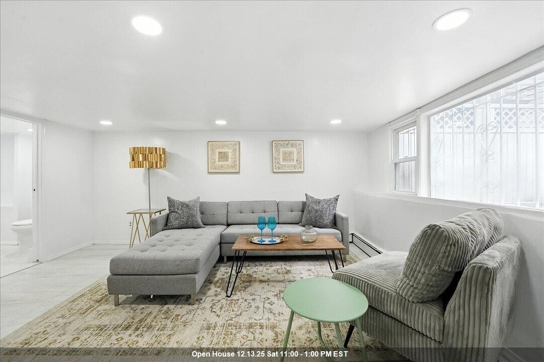 283 GRIFFITH St in Jersey City, NJ - Building Photo