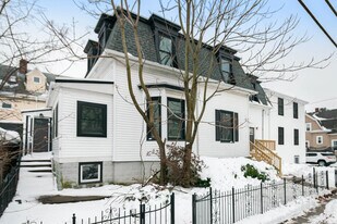 10 Marion St, Unit 1 in Medford, MA - Building Photo