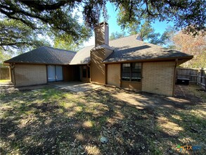 2429 Canyon Creek Dr in Temple, TX - Foto de edificio - Building Photo