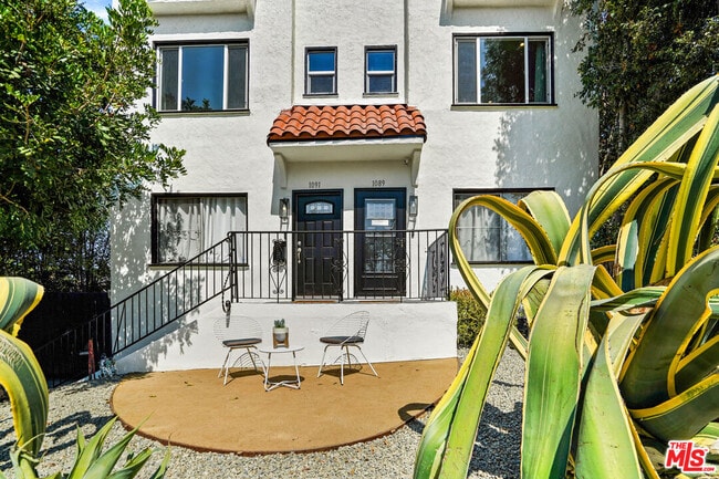 property at 1091 S Mansfield Ave