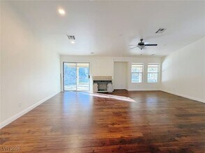 161 Swale Ln in Las Vegas, NV - Building Photo - Building Photo