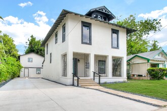438 Pruitt Ave, Unit 1 in San Antonio, TX - Foto de edificio - Building Photo