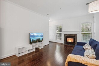4688 Lawton Way in Alexandria, VA - Building Photo - Building Photo