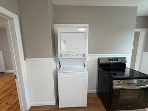 10 Acton St, Unit 1 in Worcester, MA - Building Photo - Building Photo