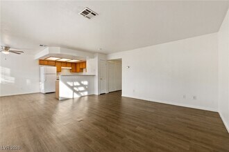 2200 Benmore St in Las Vegas, NV - Building Photo - Building Photo