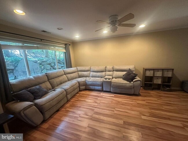630 Valley Stream Cir in Langhorne, PA - Building Photo - Building Photo