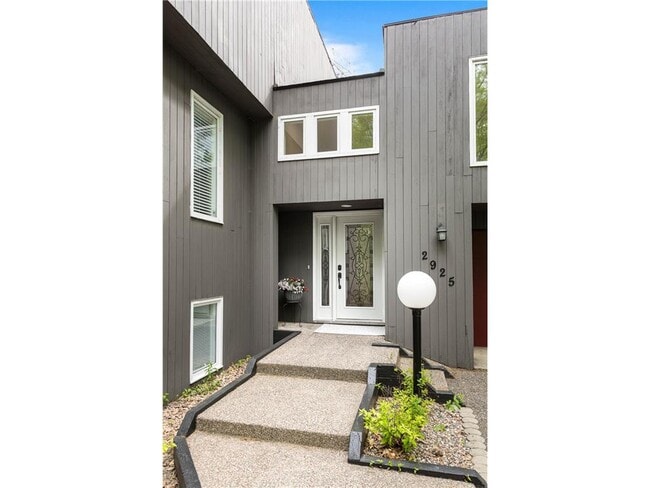 2925 Minnehaha Curve in Wayzata, MN - Building Photo - Building Photo