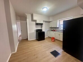 325 N Gladstone Ave in Indianapolis, IN - Building Photo - Building Photo