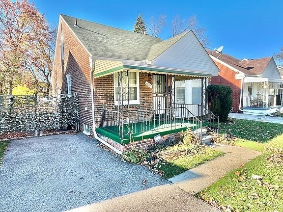 20211 Gilchrist St in Detroit, MI - Foto de edificio - Building Photo