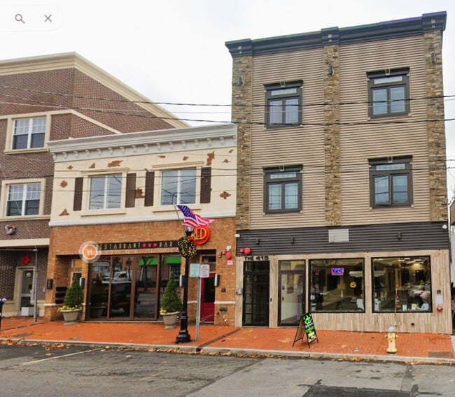 415 New York Ave, Unit 2A