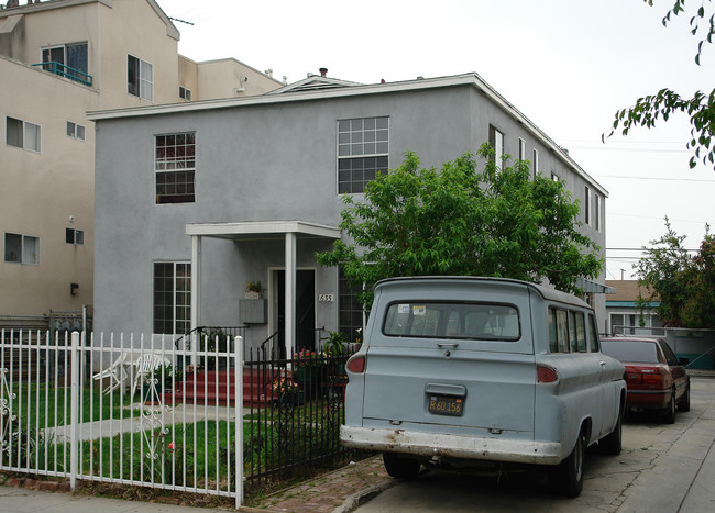 635 N New Hampshire Ave in Los Angeles, CA - Building Photo - Building Photo