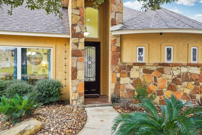 property at 2622 Fairwood Dr