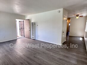 824 Tourmaline St in San Diego, CA - Building Photo - Building Photo