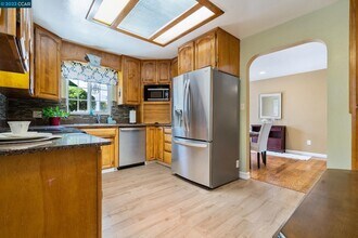 17665 Via Arroyo in San Lorenzo, CA - Building Photo - Building Photo
